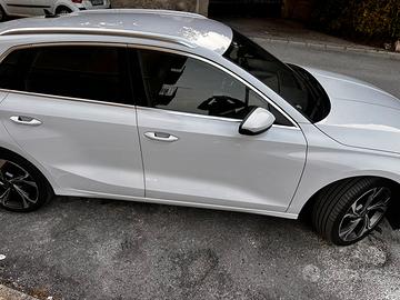 Audi a3  maggio 2023 garanzia audi km 5600”