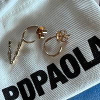 Orecchino con lettera V