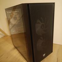 PC fisso versatile per gaming e lavoro quotidiano