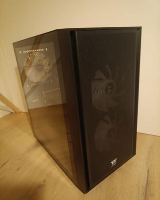 PC fisso versatile per gaming e lavoro quotidiano