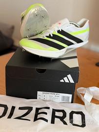 Scarpe chiodate per atletica su pista