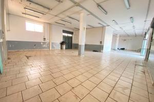 Locale 330MQ C/3 Pressi Auchan di Giugliano FL380