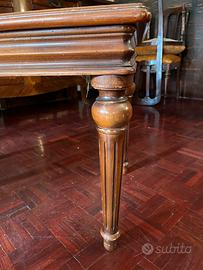 Tavolino con piano in vetro apribile