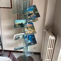 Porta riviste/libri in vetro cemento