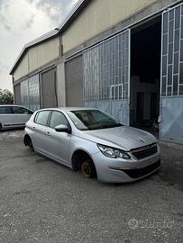 Peugeot 308 1.6 Benz. anno 2014 (solo ricambi)