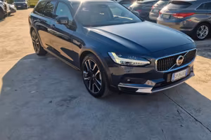 Volvo V90 Cross Country B4 (d) AWD automatico Plus