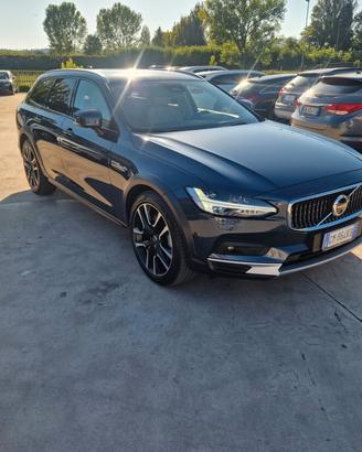 Volvo V90 Cross Country B4 (d) AWD automatico Plus