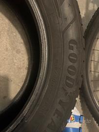 GOMME INVERNALI  215/60 R17 GOODYEAR UTRAGRIP PLUS