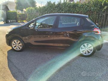 Peugeot 208 1.4 HDi 68 CV 5 porte Access