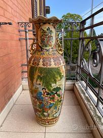 Vaso cinese raffigurante momenti vita quotidiana