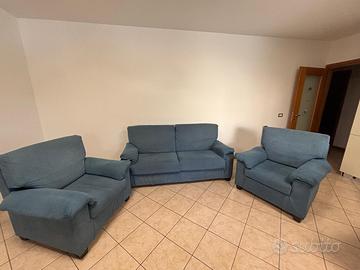 Divano 3 posti + 2 poltrone
