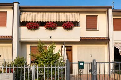 Corbola Casa a schiera con 3 camere e giardino