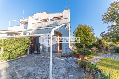 VILLA QUADRIFAMILIARE AMPIO GIARDINO