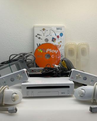 Nintendo Wii con tutti gli accessori + 1 gioco Wii