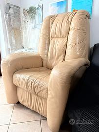POLTRONA IN PELLE CON MASSAGGIO
