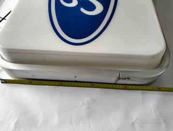 Insegna luminosa monofacciale perfettamente funzio