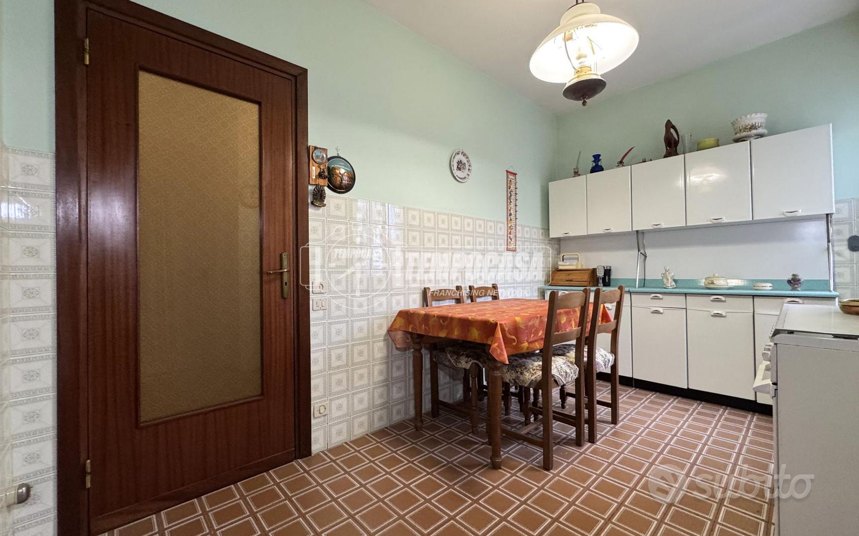 4 LOCALI CON BOX AUTO IN CENTRO COSSATO! - Vista 4