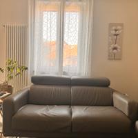 Divano 2 posti similpelle grigio