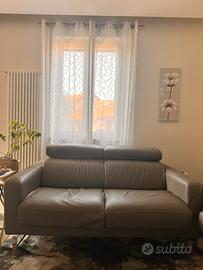 Divano 2 posti similpelle grigio