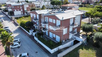 ATTICO CON 3 CAMERE, DOPPI SERVIZI E GARAGE!!
