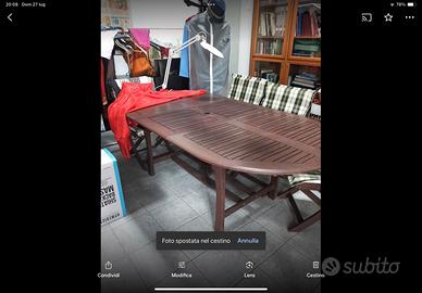 TAVOLO IN LEGNO TRATTATO DA ESTERNO