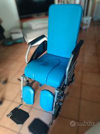 sedia a rotelle comoda wc per anziani e disabili