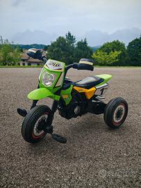 triciclo a pedali motocross 
