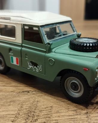 Auto modellino Defender 4x4 mebetoys 1/28 Mattel