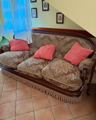 Divano con poltrone antiche