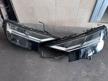 fari anteriori dx e sx per q8 2025