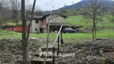 VARSI (PR) - PORZIONE DI PROPRIETA' VILLA INDIPEND