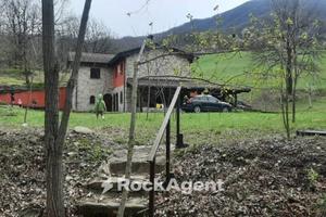 VARSI (PR) - PORZIONE DI PROPRIETA' VILLA INDIPEND