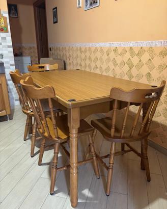 Tavolo in legno massello