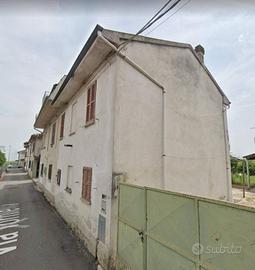 Immobile in asta di 143 m² con 3 locali e box auto