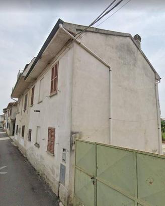 Immobile in asta di 143 m² con 3 locali e box auto