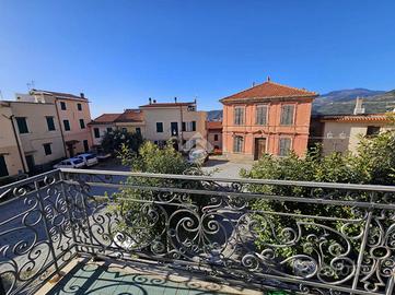 2 LOCALI A CASTELLARO