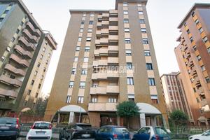 TRILOCALE ALL'OTTAVO PIANO CON BOX E TERRAZZINO!