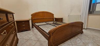 Camera da letto completa in legno con armadio