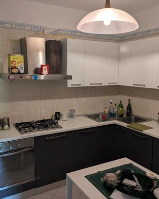 cucina completa con forno