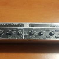 compressore Behringer mdx 2200