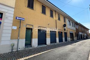 Negozio a Arluno Piazza Pozzobonelli 3 locali
