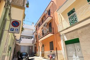 2 LOCALI A BARLETTA