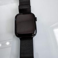 Apple Watch 7 Acciaio con loop Maglia milanese