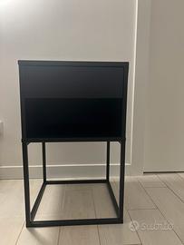 Comodino ikea Vikhammer usato