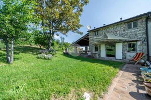 CASA INDIPENDENTE A LESIGNANO DE' BAGNI