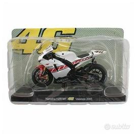 Modellino 1/18 Yamaha YZR M1 Valentino Rossi