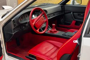 Porsche 944s