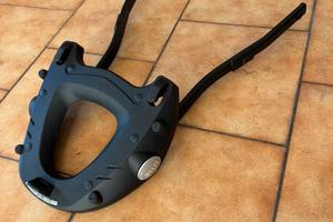 Staffa porta bauletto givi