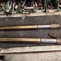 Cagiva MitoForcella anteriore e monoamortizzatore