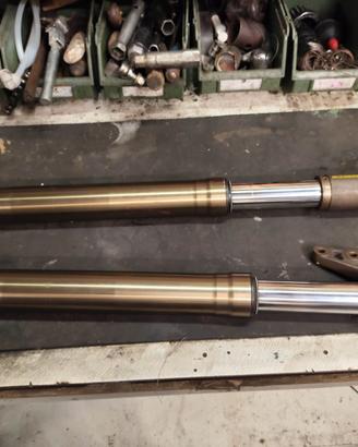 Cagiva MitoForcella anteriore e monoamortizzatore